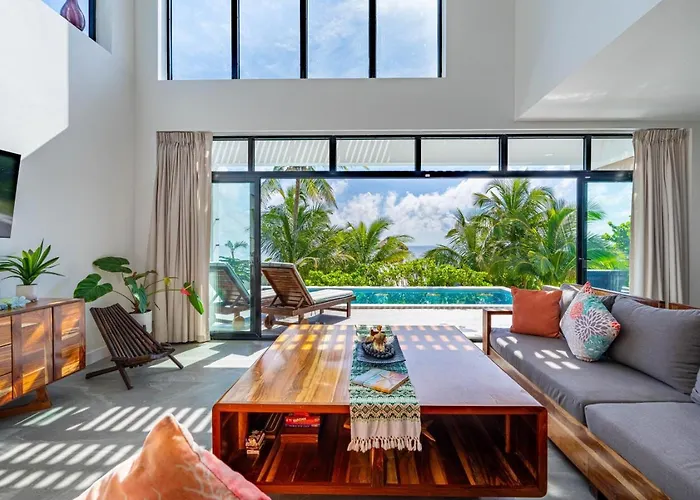 Private Beachfront 4 Bedroom W Dock, Pool, Rooftop