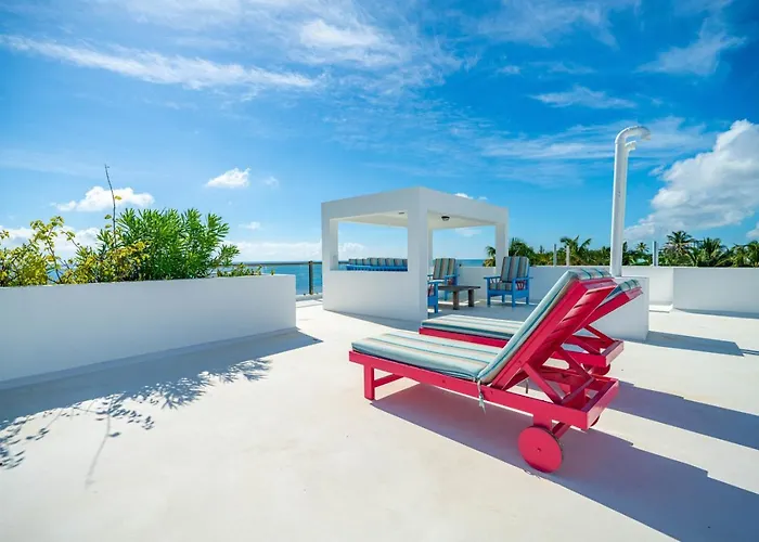 Private Beachfront 4 Bedroom W Dock, Pool, Rooftop San Pedro (Ambergris Caye)