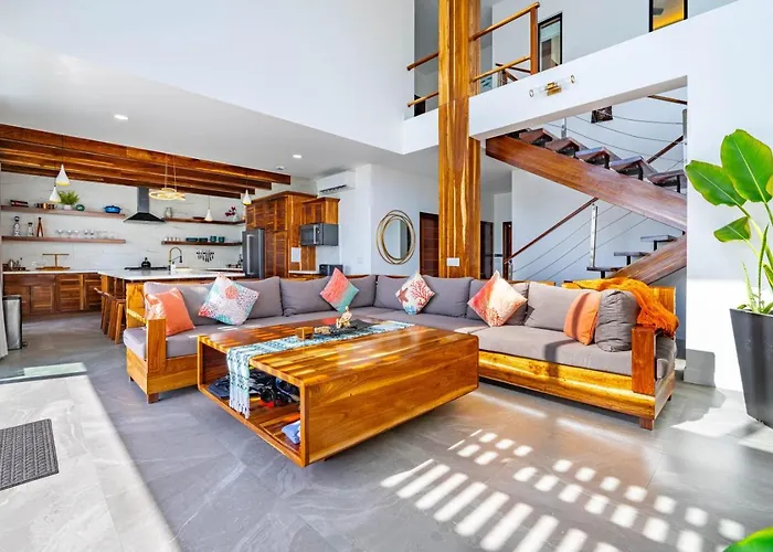 Private Beachfront 4 Bedroom W Dock, Pool, Rooftop Villa *