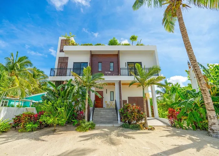 Private Beachfront 4 Bedroom W Dock, Pool, Rooftop Villa San Pedro (Ambergris Caye)