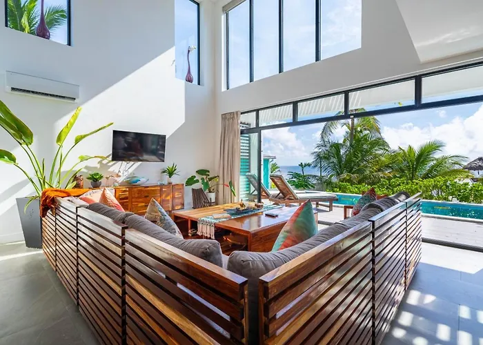 Villa Private Beachfront 4 Bedroom W Dock, Pool, Rooftop