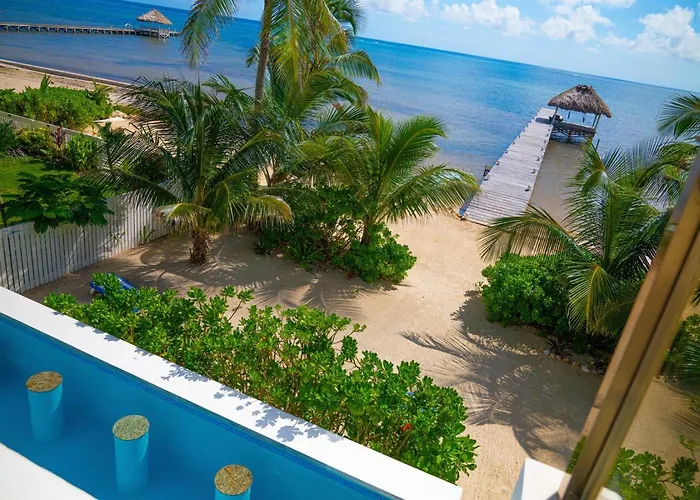 Private Beachfront 4 Bedroom W Dock, Pool, Rooftop Villa *
