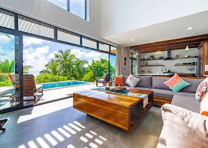 Private Beachfront 4 Bedroom W Dock, Pool, Rooftop *