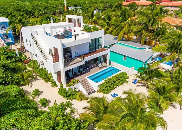 Villa Private Beachfront 4 Bedroom W Dock, Pool, Rooftop *