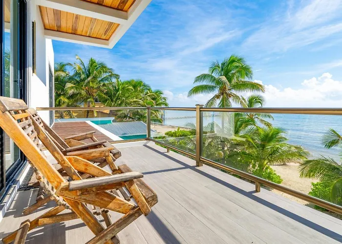 Private Beachfront 4 Bedroom W Dock, Pool, Rooftop Villa *